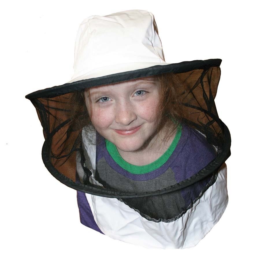 White Round Child’s Tie Veil Hat